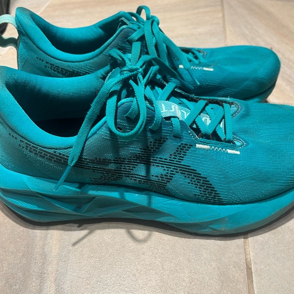 ASICS novablast 5 Running Shoes - Picture 2 of 5